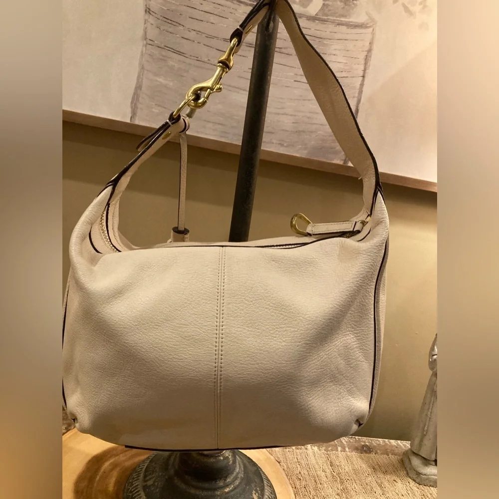 Coach‎ Avery Hobo Shoulder  Leather Bag In Bone(ivory Off White) F23960 Mint